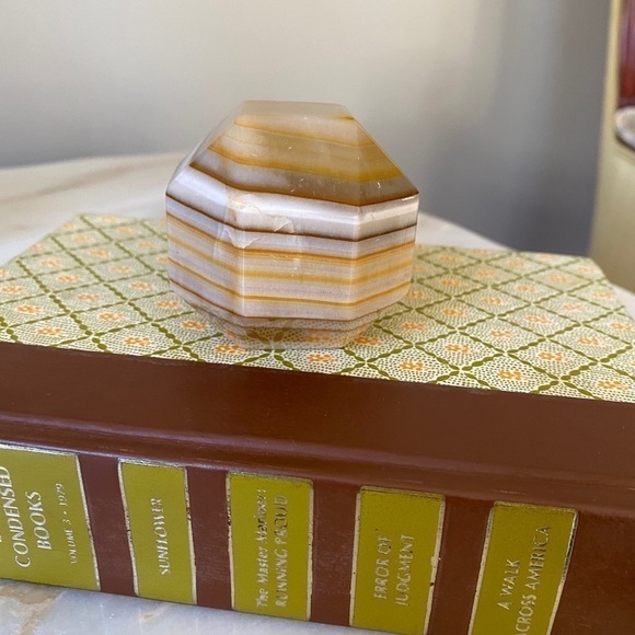 1970s Modern geometric onyx marble paperweight - Picture 4 of 6